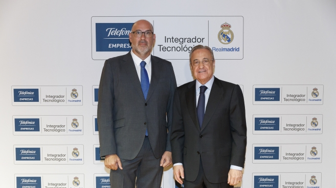 Emilio Gayo, presidente de Telefónica España, y Florentino Pérez, presidente del Real Madrid