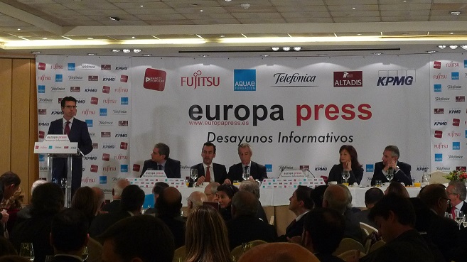 Ministro Soria desayuno Europa Press