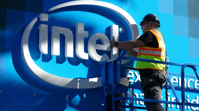 Intel logo empleado