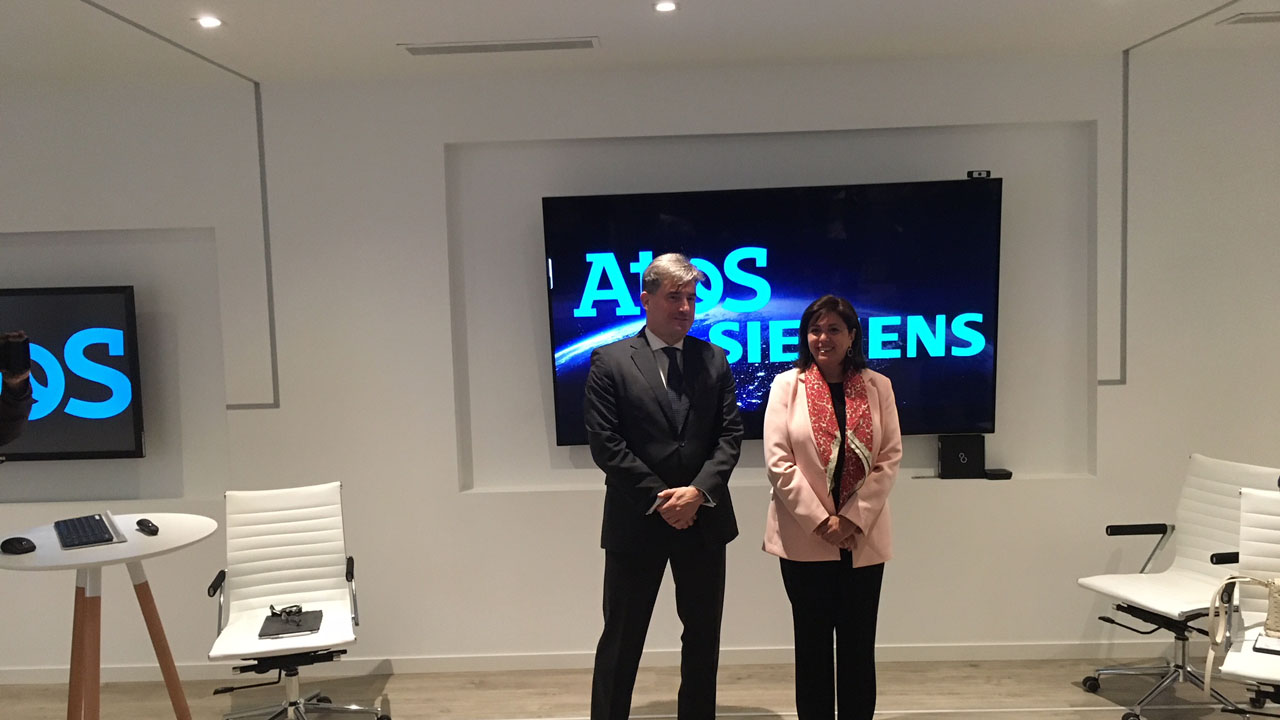 Iván Lozano, CEO de Atos Iberia y Rosa García, CEO y presidenta de Siemens España.